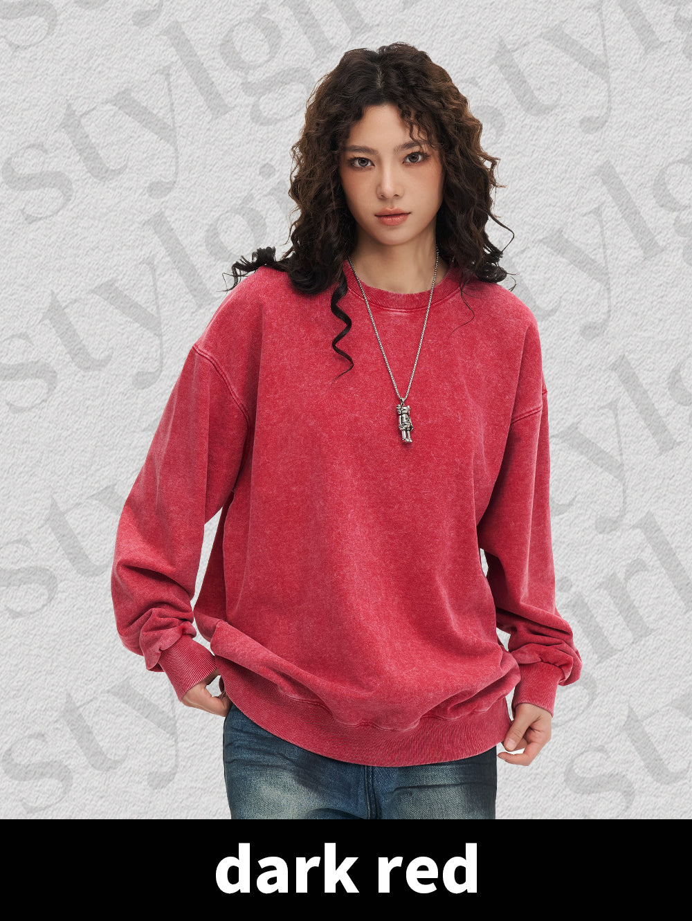Washed vintage crew neck sweatshirt, loose-fit black pullover for couples