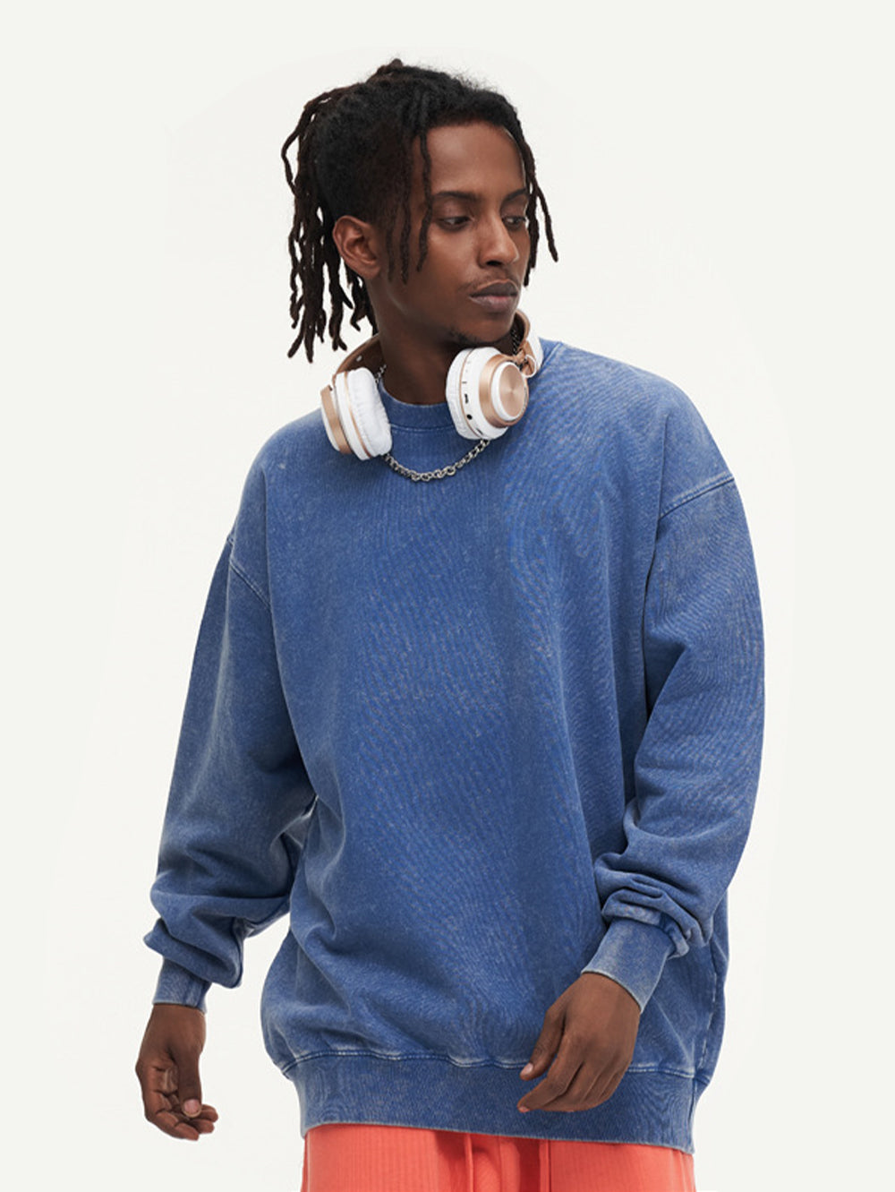 Washed vintage crew neck sweatshirt, loose-fit black pullover for couples