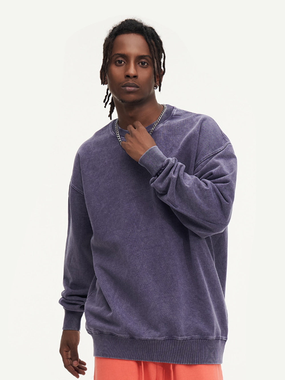 Washed vintage crew neck sweatshirt, loose-fit black pullover for couples